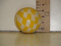 Мяч каучуковый 4,5 см.