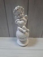 Сувенир Ангелочек с сердцем на шаре, 10 см, гипс. 