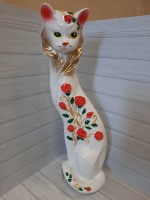 Кошка белая с розами, 48 см, гипс.