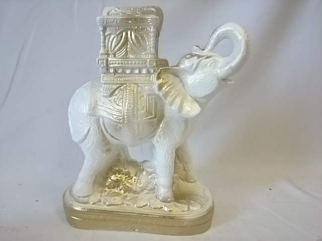 Копилка Слон Богатство белый с золотом, 20 х 27 см, гипс.