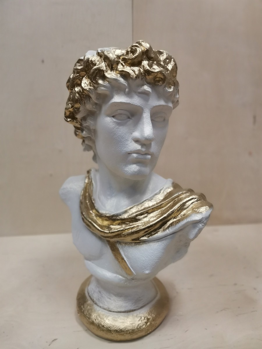 Статуя "Александр" с кашпо, h - 80 см, ш. 50 см, цвет - белый с золотом.