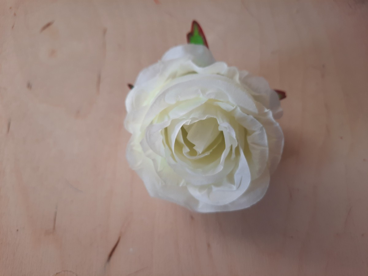 Насадка "полубутон розы" 8 см, 7 слоёв, цвет - белый.