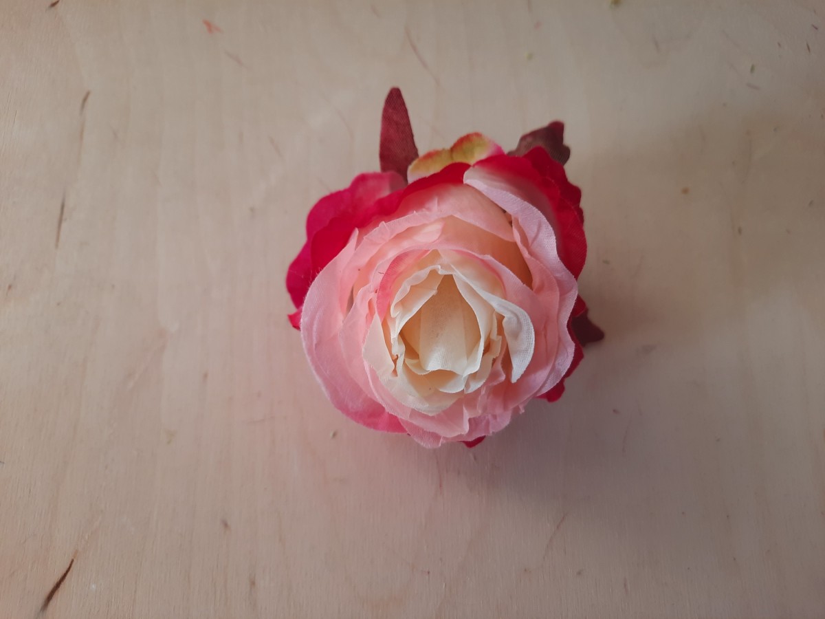 Насадка "полубутон розы" 8 см, 7 слоёв, цвет - бело-малиновый.