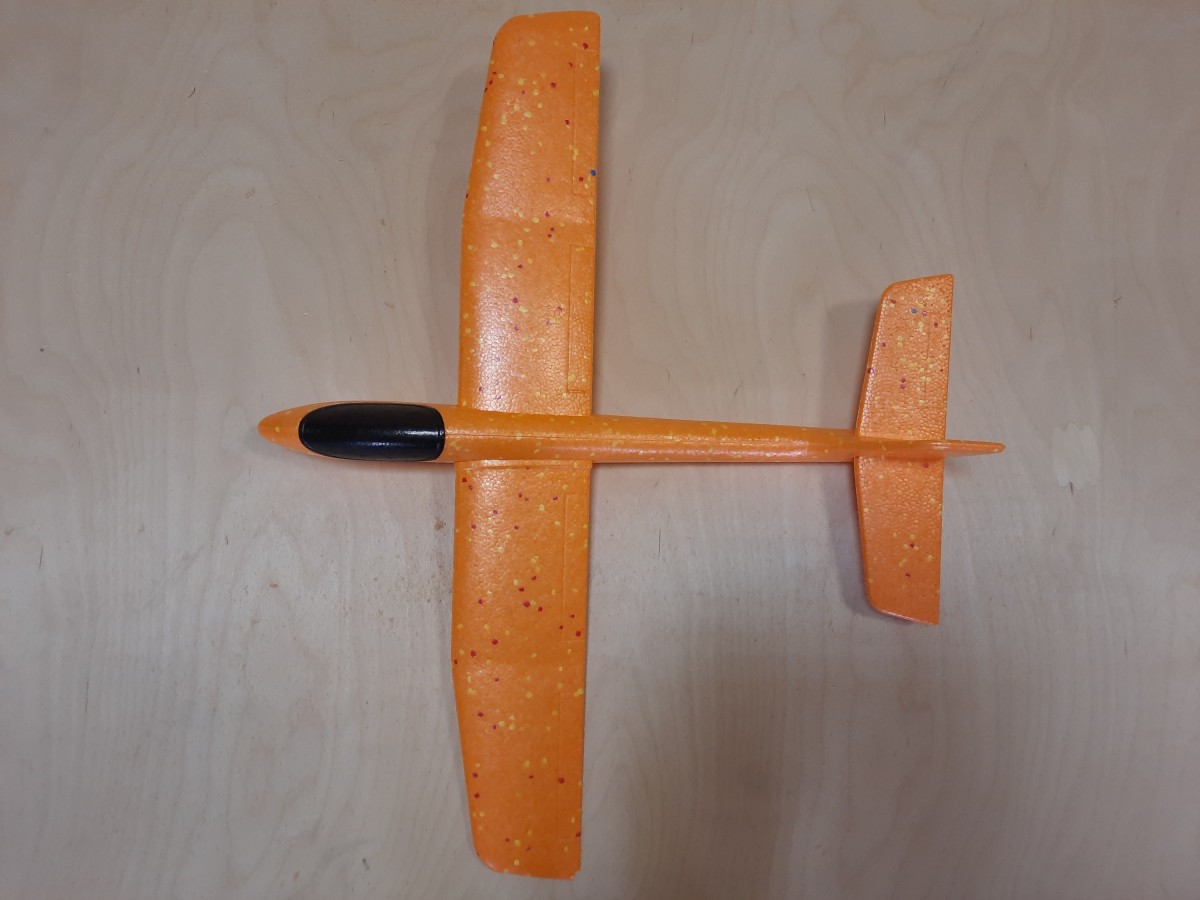 Самолёт пенопластовый, 55*68 см, цвет - оранжевый.