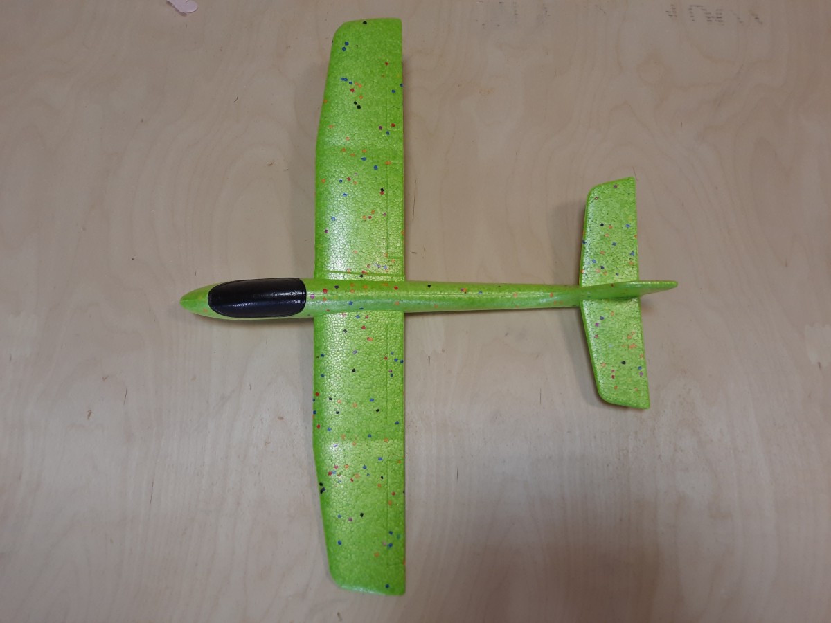 Самолёт пенопластовый, 55*68 см, цвет - зелёный.