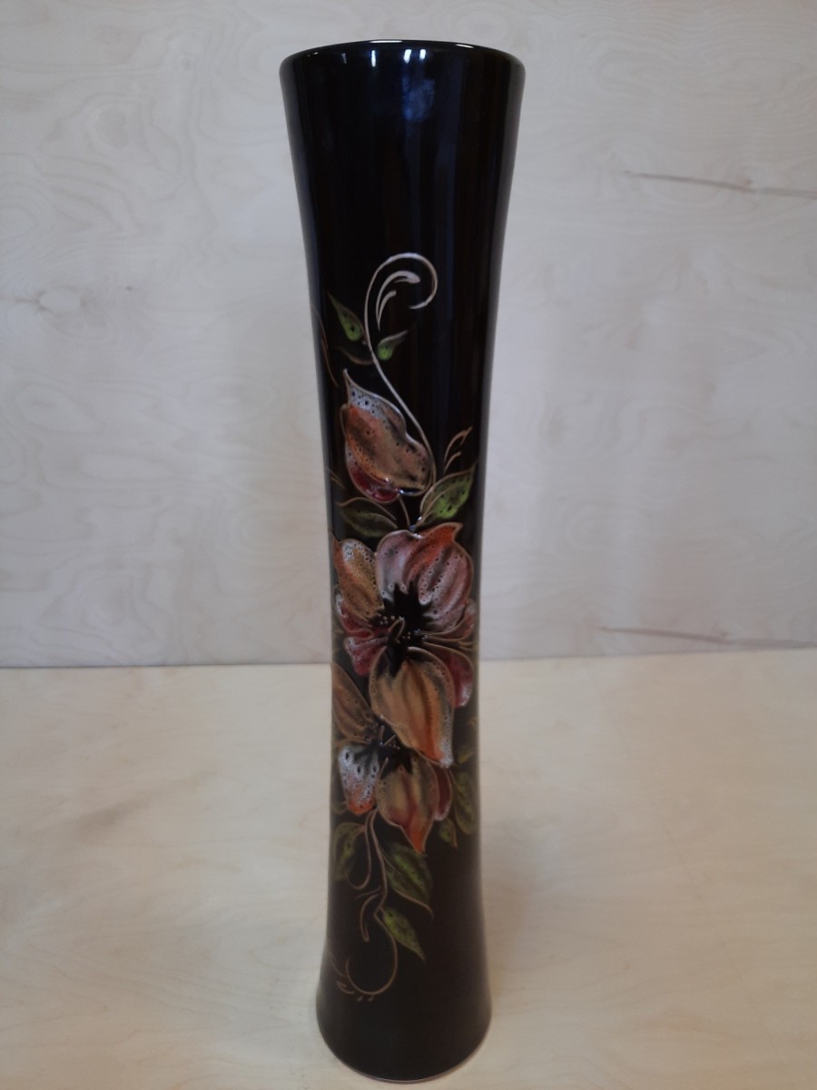 Ваза напольная "Кубок", керамика, 73 см, чёрная с цветами.