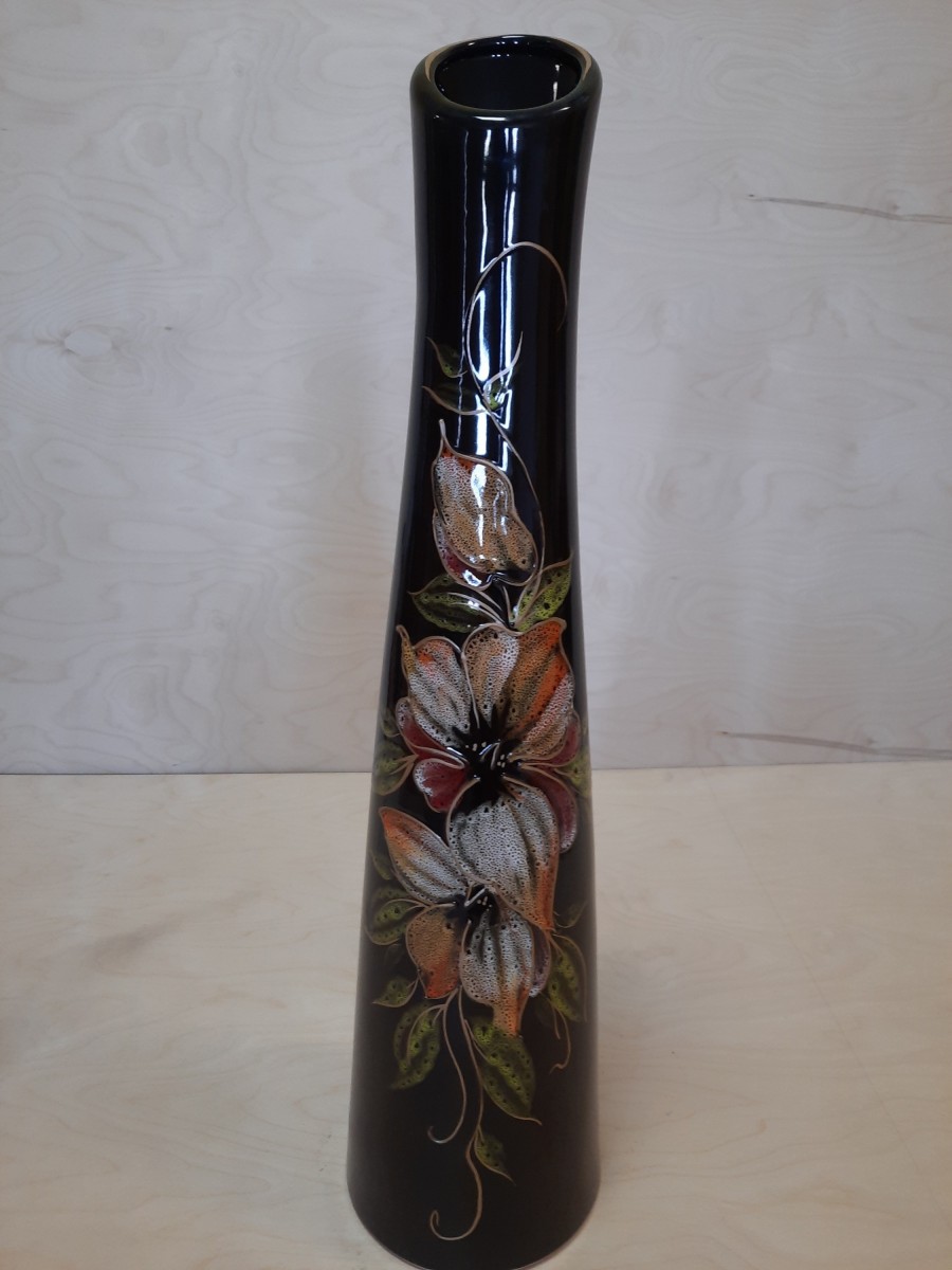 Ваза напольная "Беатриче", керамика, 71 см. чёрная с цветами.