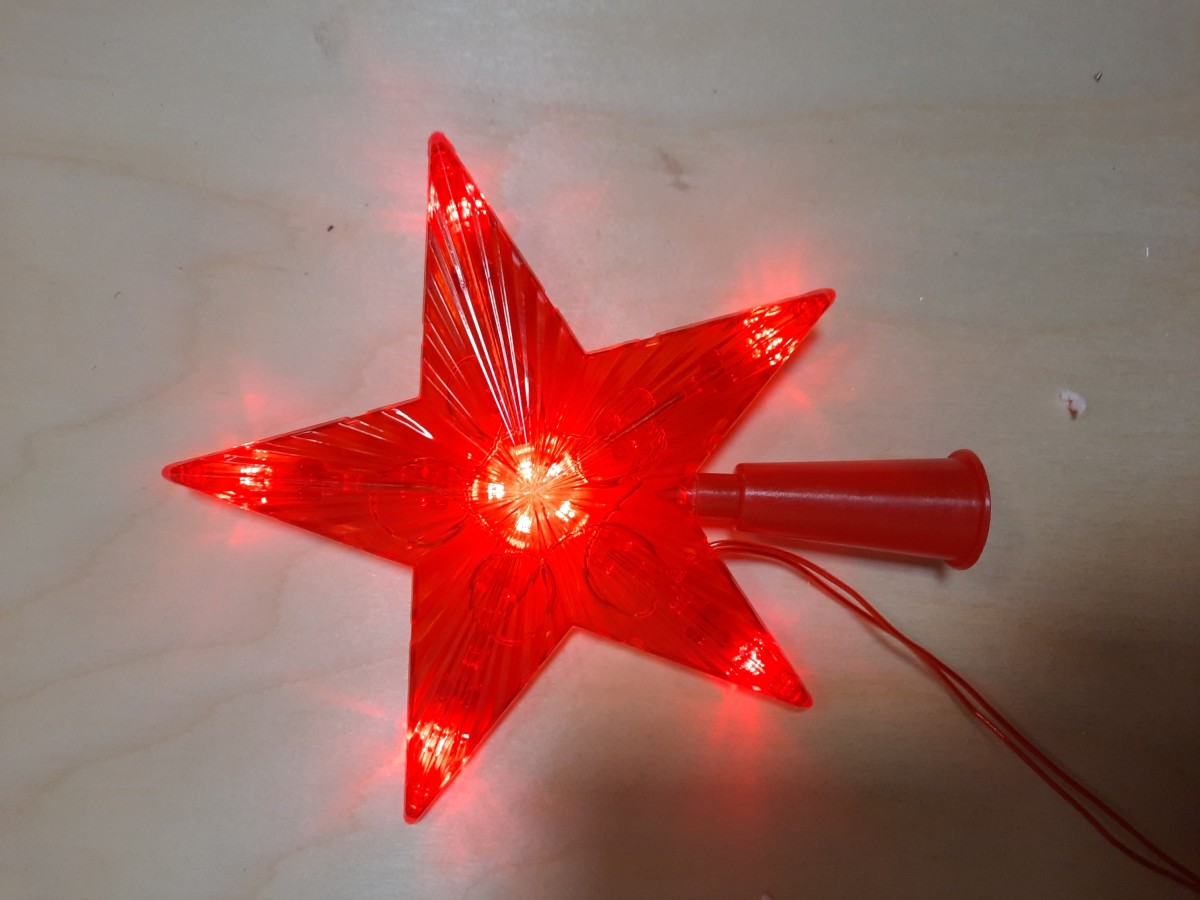 Звезда - гирлянда электрическая, 17 см, красные лампы.