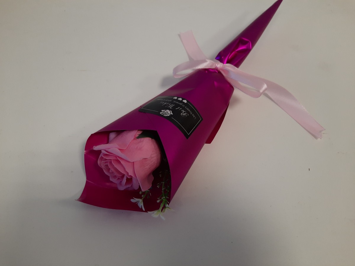 Розочка - мыло в подарочной упаковке, h-37 см, цвет - розовый.