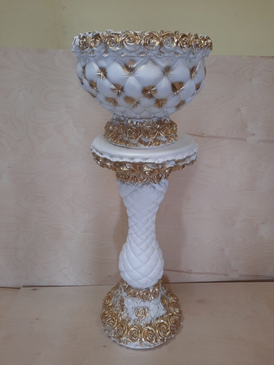 Комплект "Розы" из 2 предметов: ваза + колонна, h - 113 см. Цвет - белый с золотом.