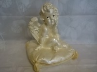 Сувенир "Ангел на подушке" перламутровый 26*22*22 см., гипс