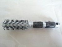 Расчёска-брашинг d 4,5 см, прорезиненная ручка, зубья пластиковые, 22,5 см, 1 штука.