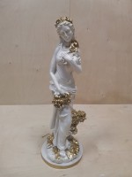 Девушка с виноградом, h - 50 см, цвет -белый с золотом.