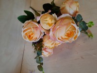Букет флористический "розы с бутонами и добавками" 11 групп, цвет - жёлто-персиковый, 50 см, цена за 1 букет. 