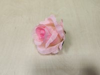 Голова розы полураскрытая 12 см, цвет - светло-розовый.