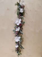 Лиана новогодняя: ель с шишками и цветами магнолии 123см, с белыми цветами.