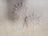 Снежинка декоративная белая, 10 см, 3 штуки.