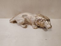 Сувенир "Лев крадущийся", 50 х 15 см, гипс. слоновая кость.