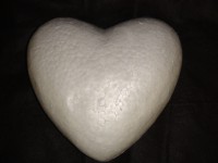 Сердце пенопластовое 20*21 см, 1 штука.